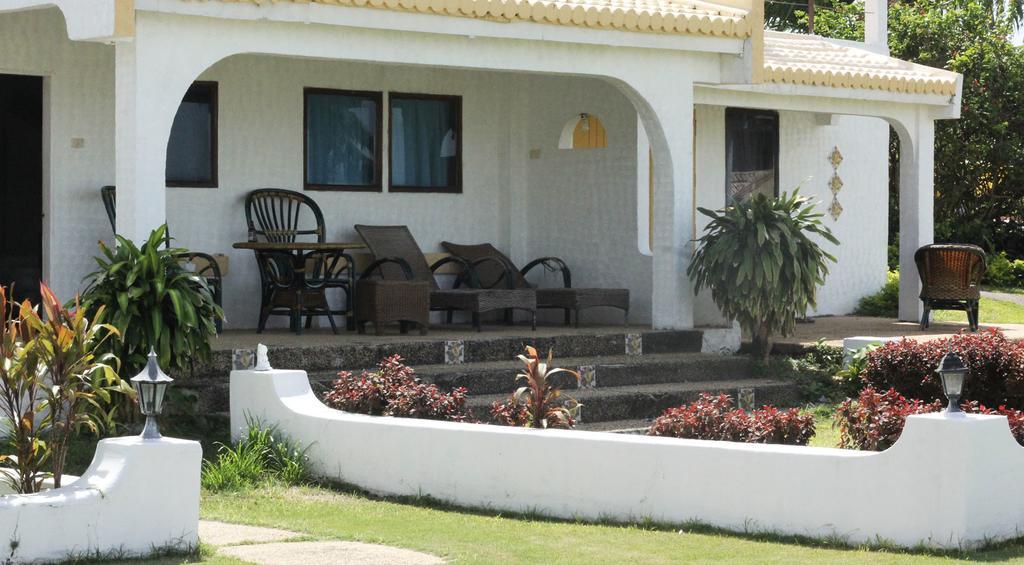 San Remigio  Casa Del Mar Beach Resort מראה חיצוני תמונה